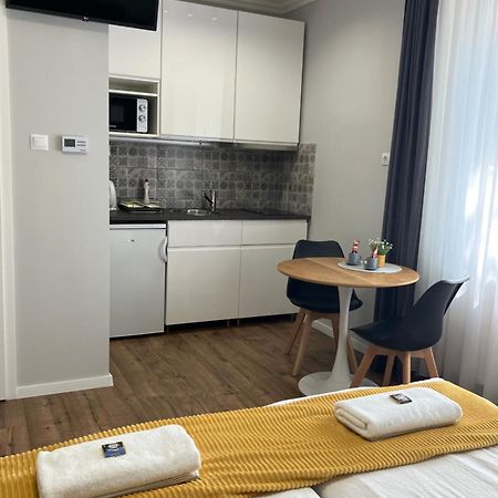Illa Apartments Eger Esterno foto