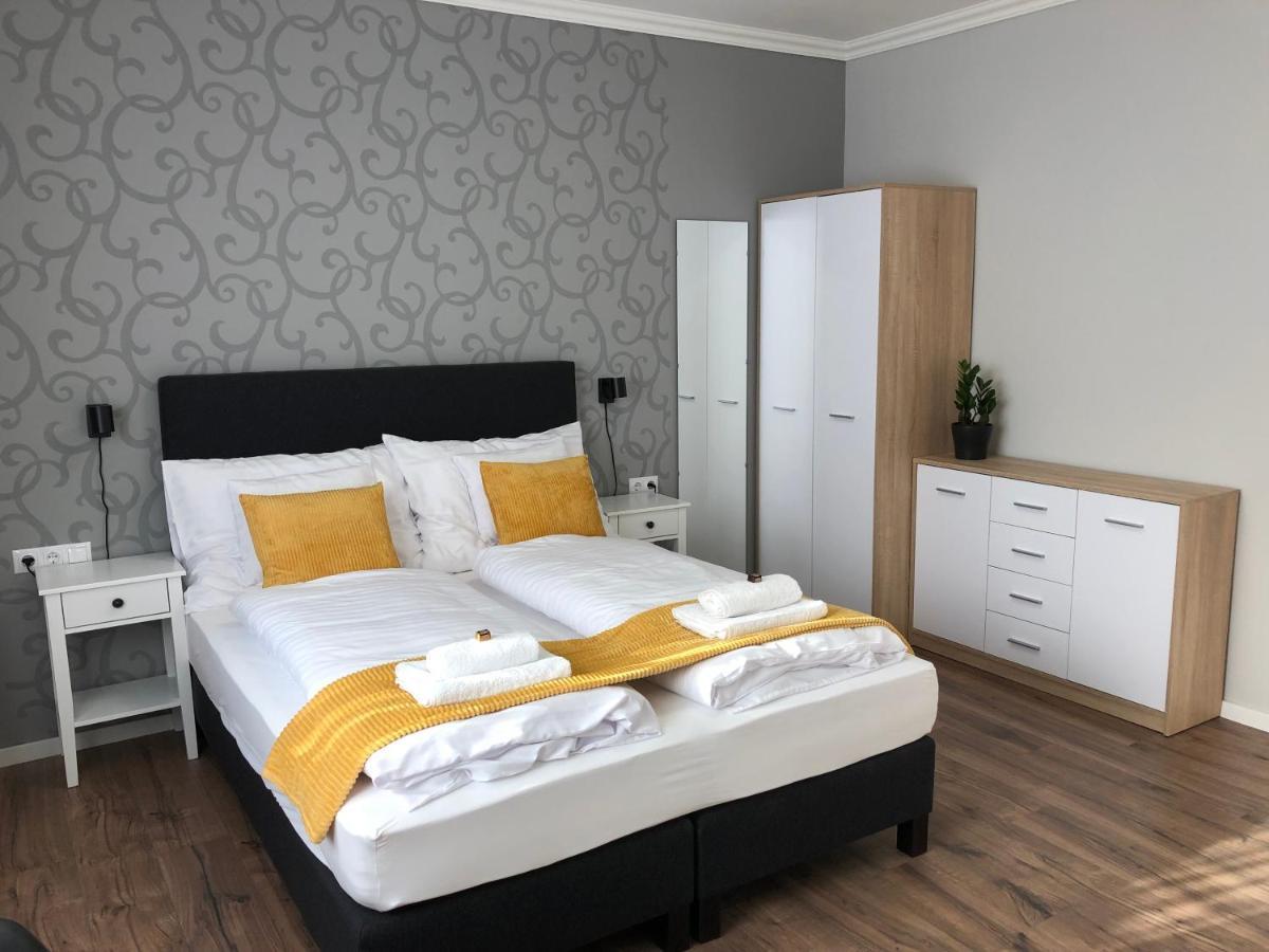 Illa Apartments Eger Esterno foto